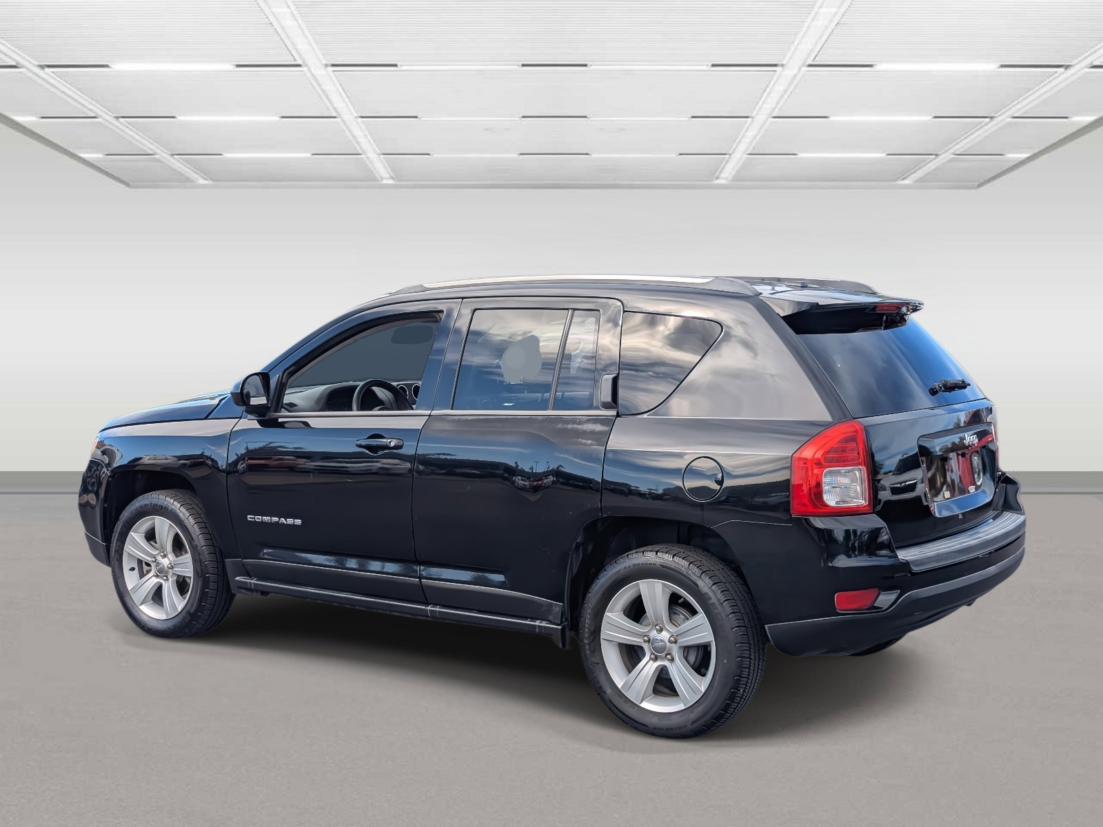 2013 Jeep Compass Sport photo 3