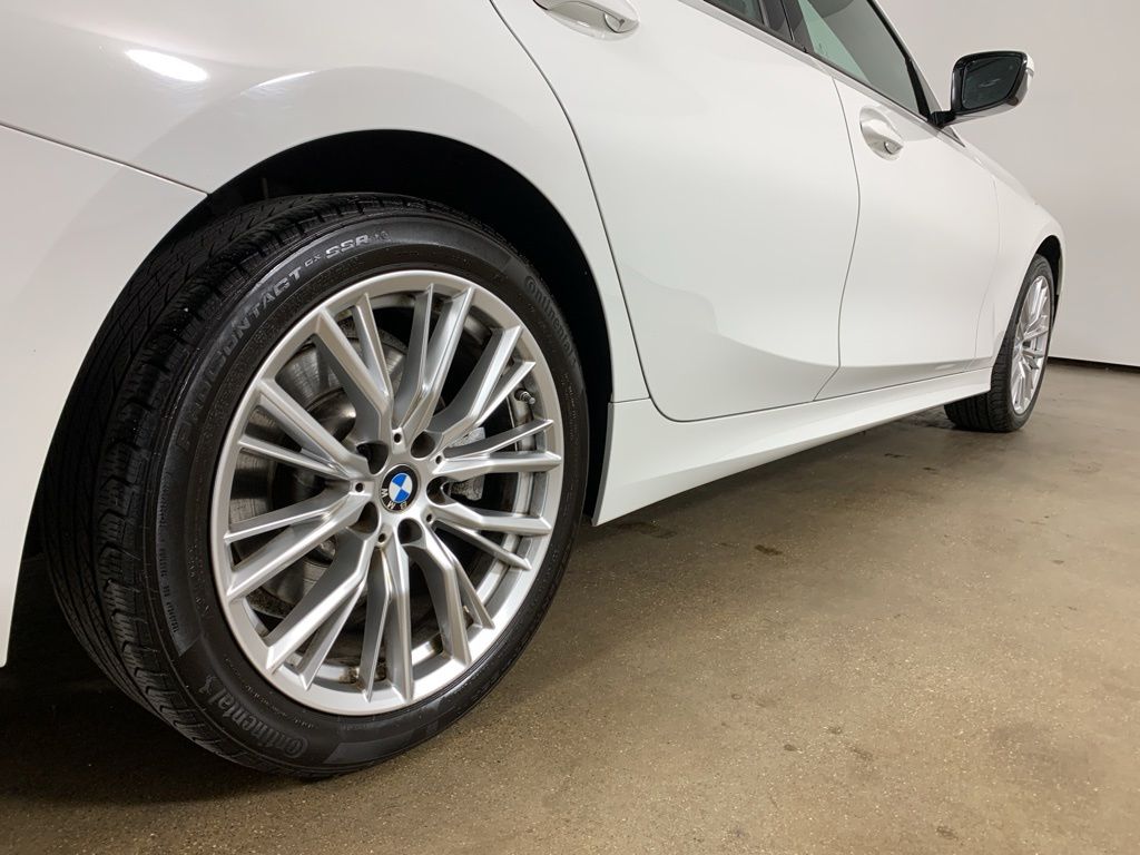 2023 BMW 3 Series 330i - Photo 9
