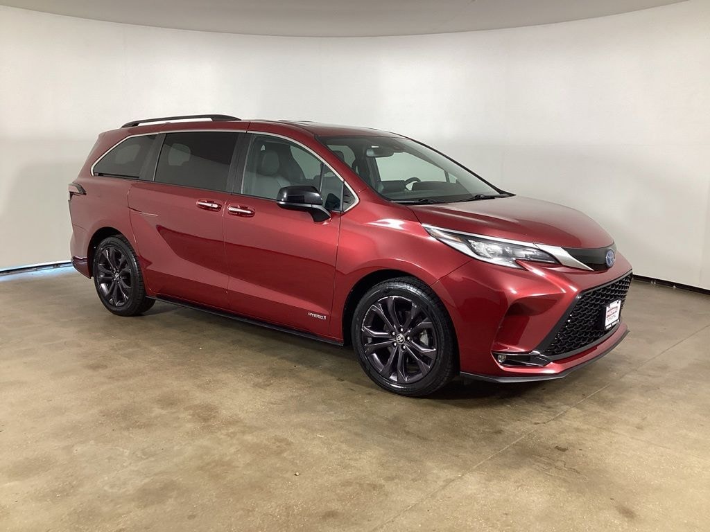 Used 2021 Toyota Sienna XSE Minivan/Van