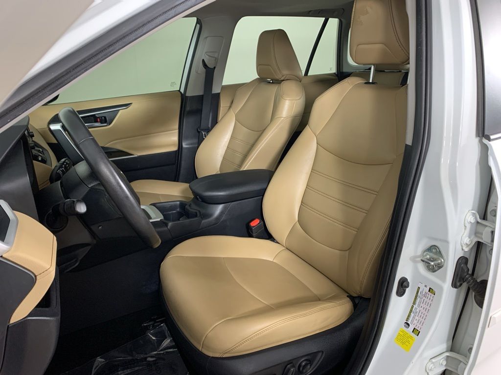 2020 Toyota RAV4 XLE Premium - Photo 28