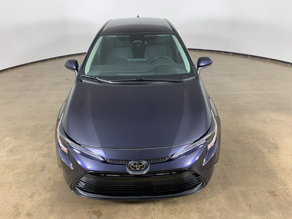 2024 Toyota Corolla LE photo 4