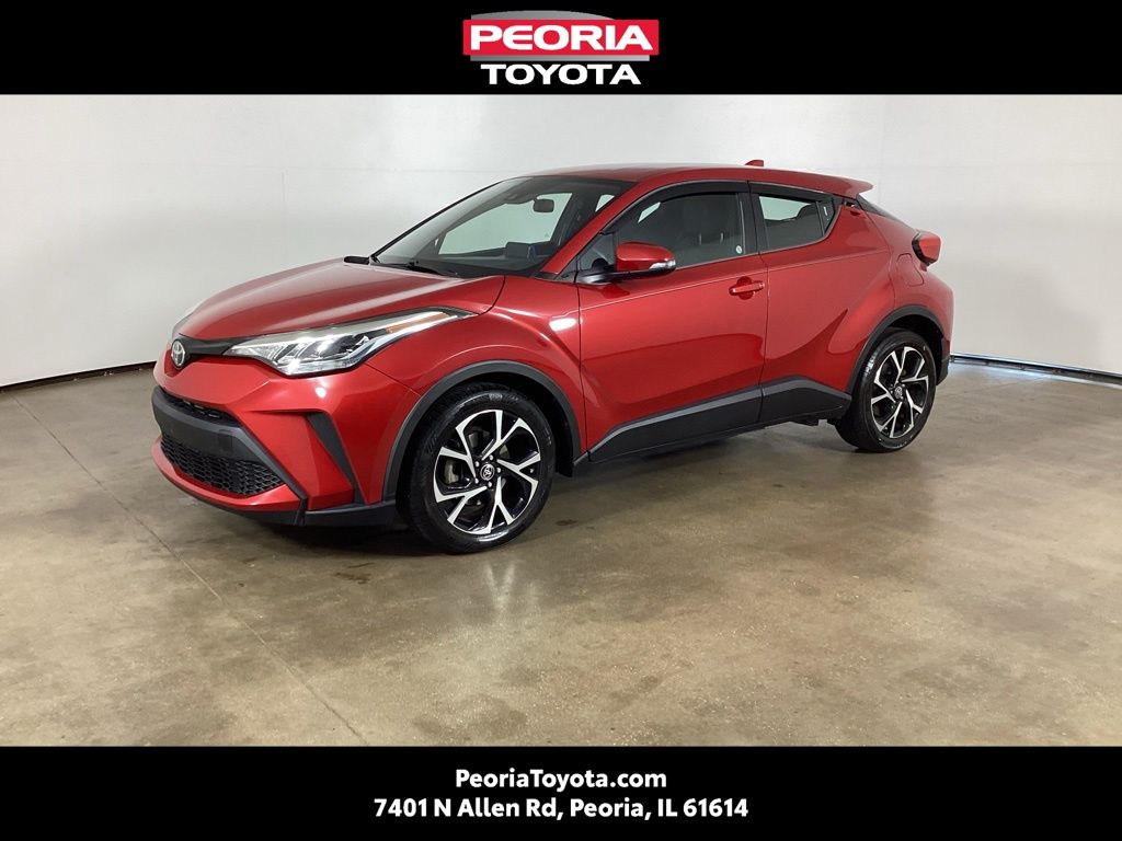 2020 Toyota C-HR XLE's photo