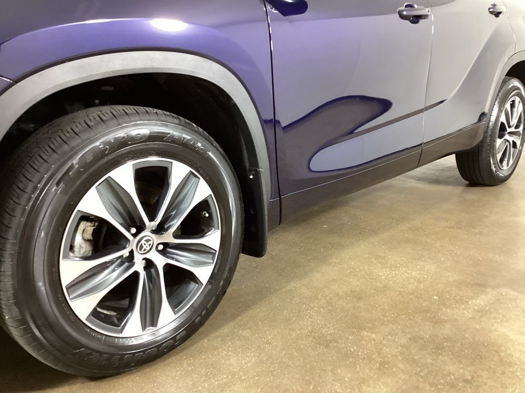 Used 2022 Toyota Highlander XLE SUV