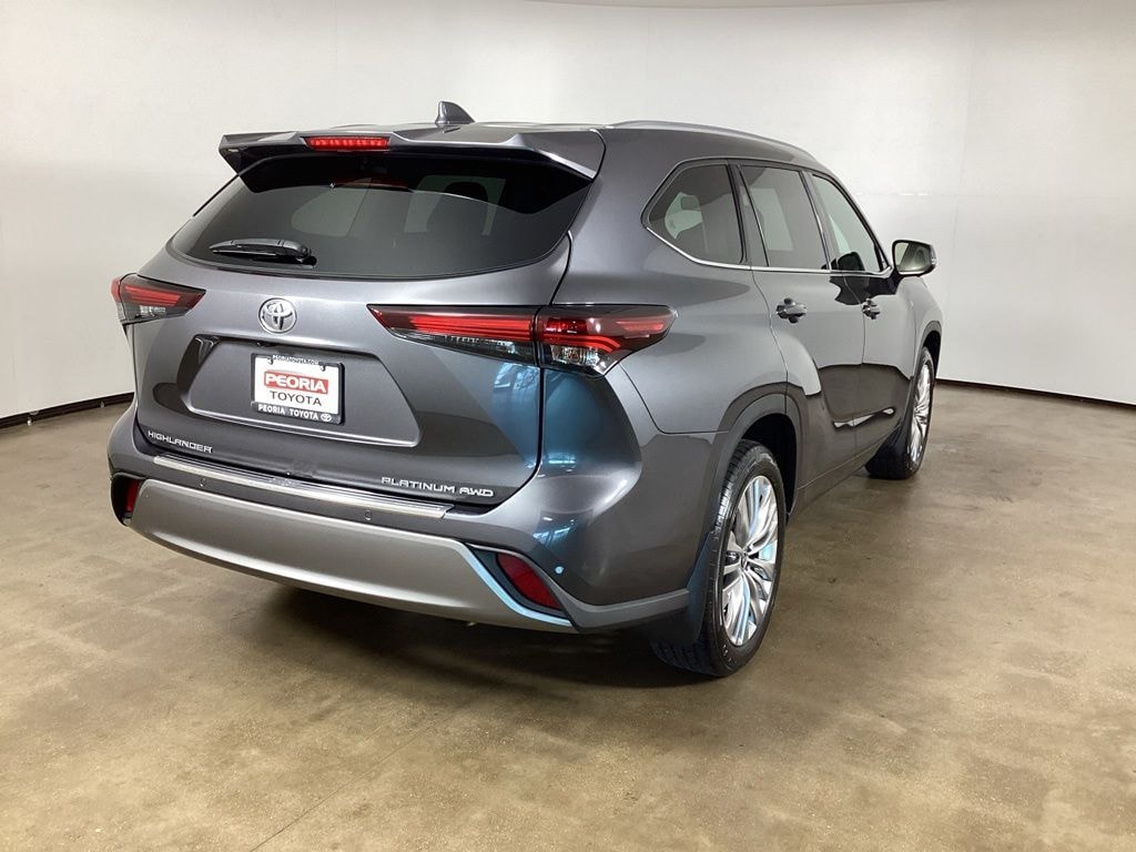 Used 2024 Toyota Highlander Platinum SUV