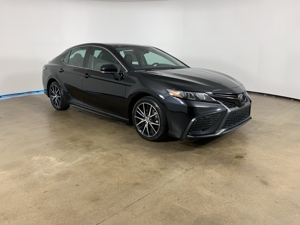 Used 2023 Toyota Camry SE Sedan
