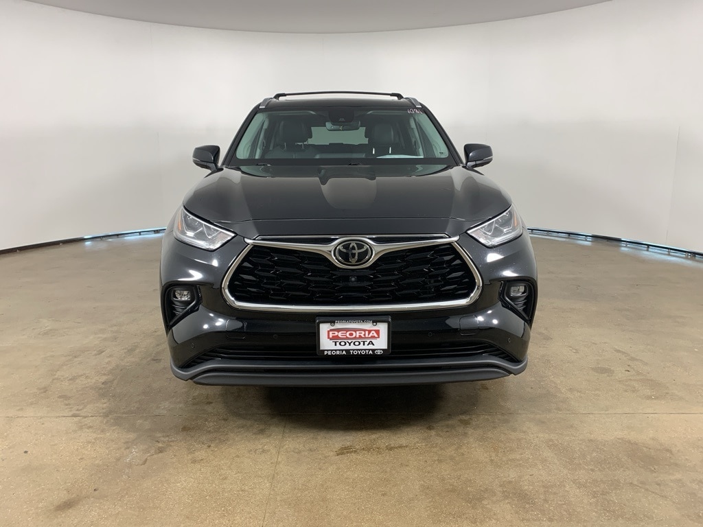 Used 2021 Toyota Highlander Limited with VIN 5TDDZRBH0MS537341 for sale in Peoria, IL