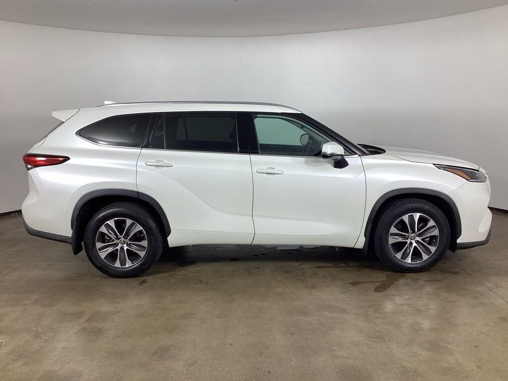 Used 2021 Toyota Highlander XLE SUV