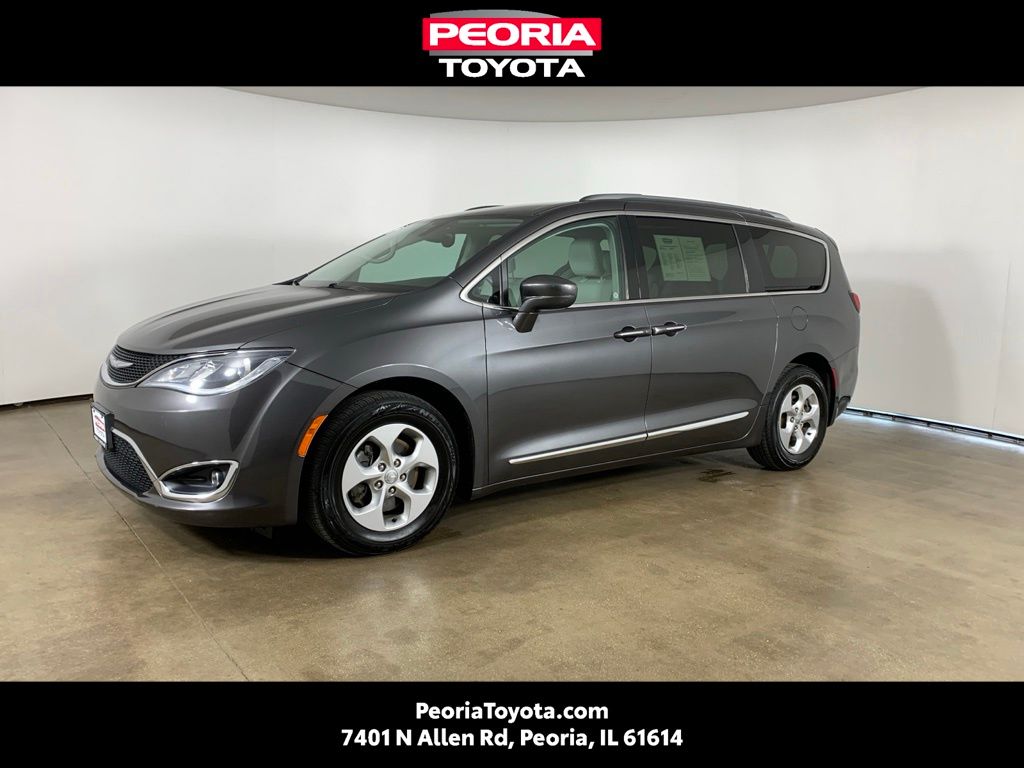 2017 Chrysler Pacifica Touring-L Plus's photo