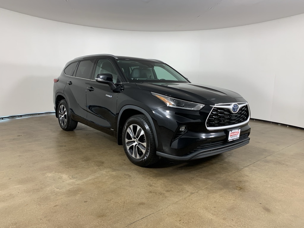 Used 2021 Toyota Highlander Hybrid XLE SUV