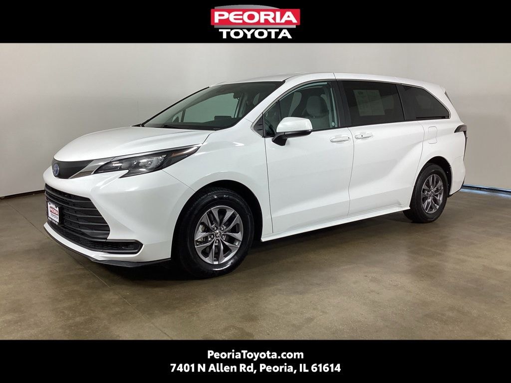 Used 2024 Toyota Sienna LE Minivan/Van