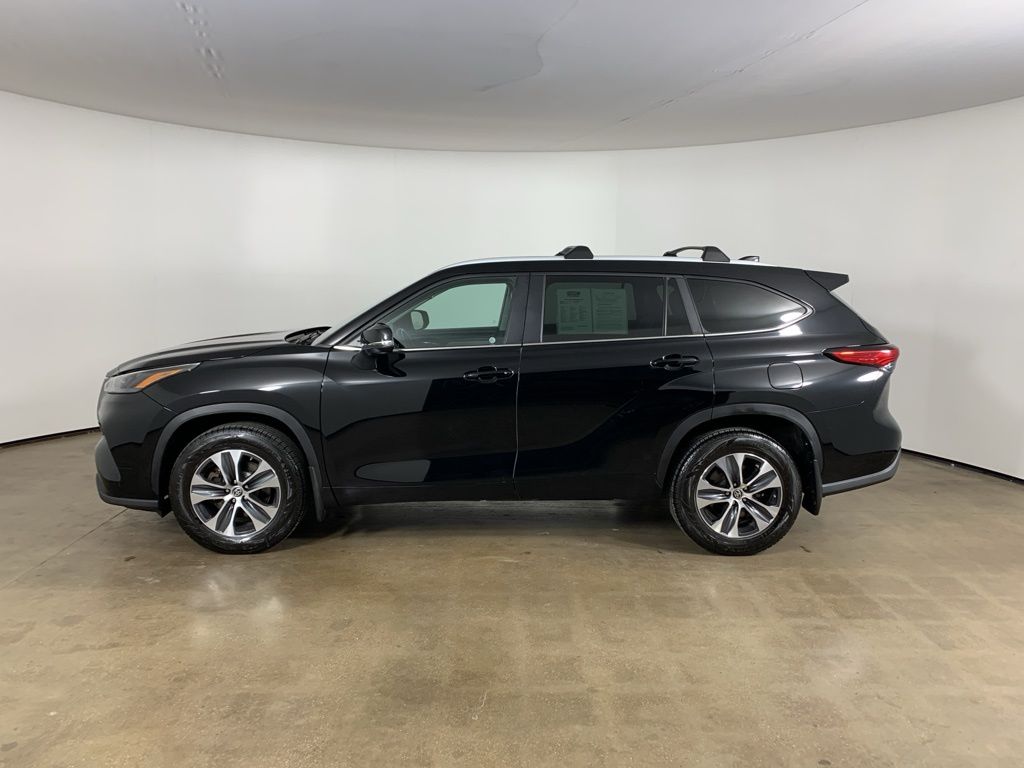 2023 Toyota Highlander XLE - Photo 18