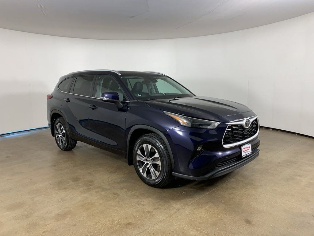 Used 2023 Toyota Highlander XLE SUV