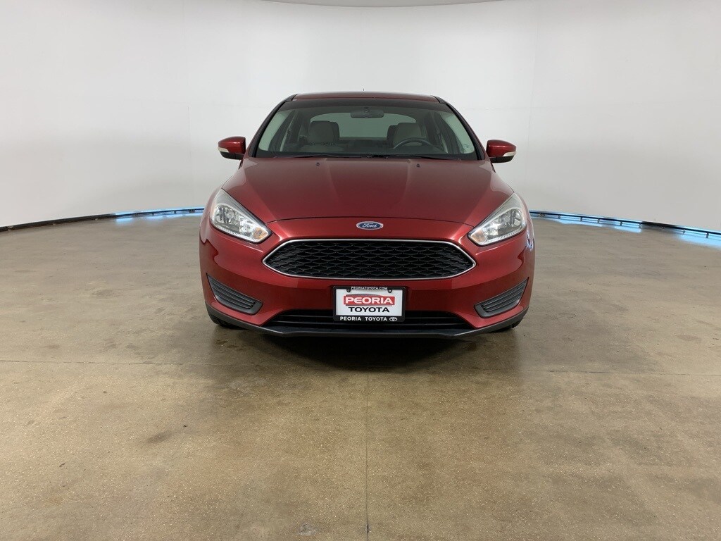 2016 Ford Focus SE photo 2