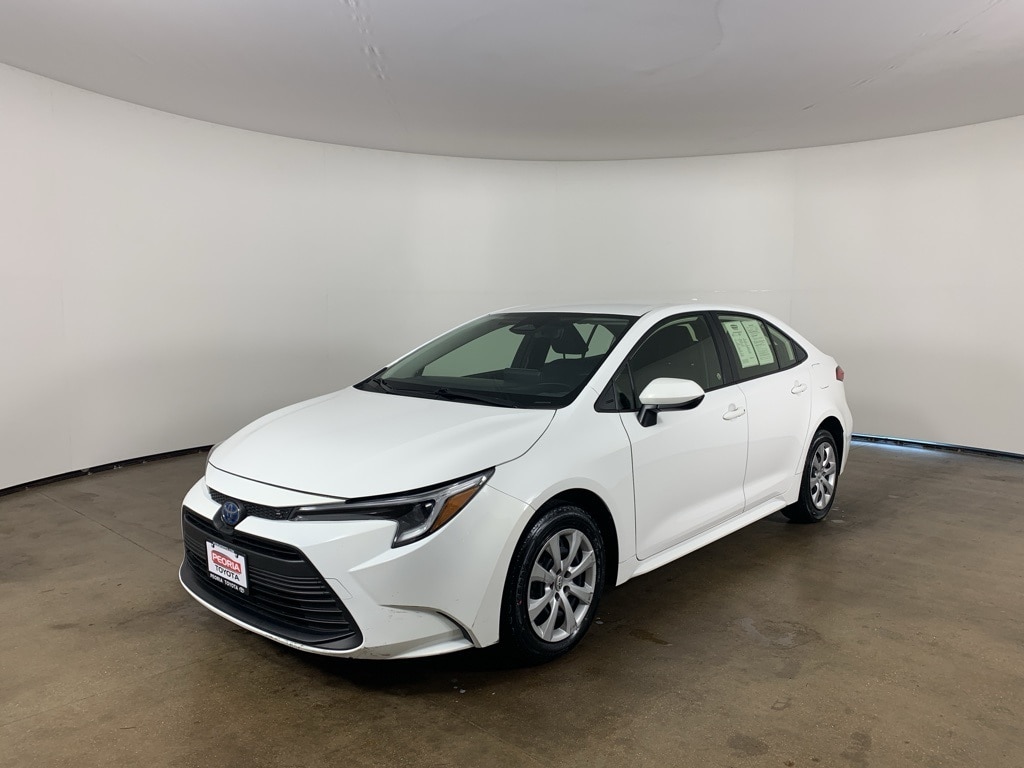 Used 2024 Toyota Corolla LE with VIN JTDBCMFE9RJ029577 for sale in Peoria, IL