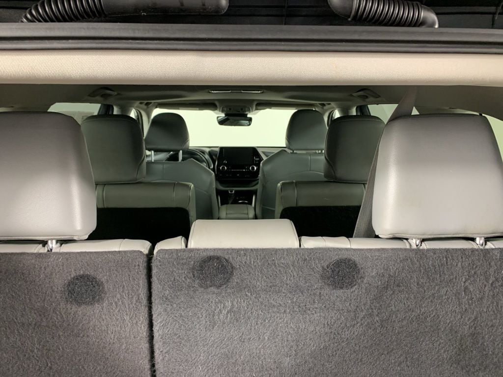 2023 Toyota Highlander XLE - Photo 14