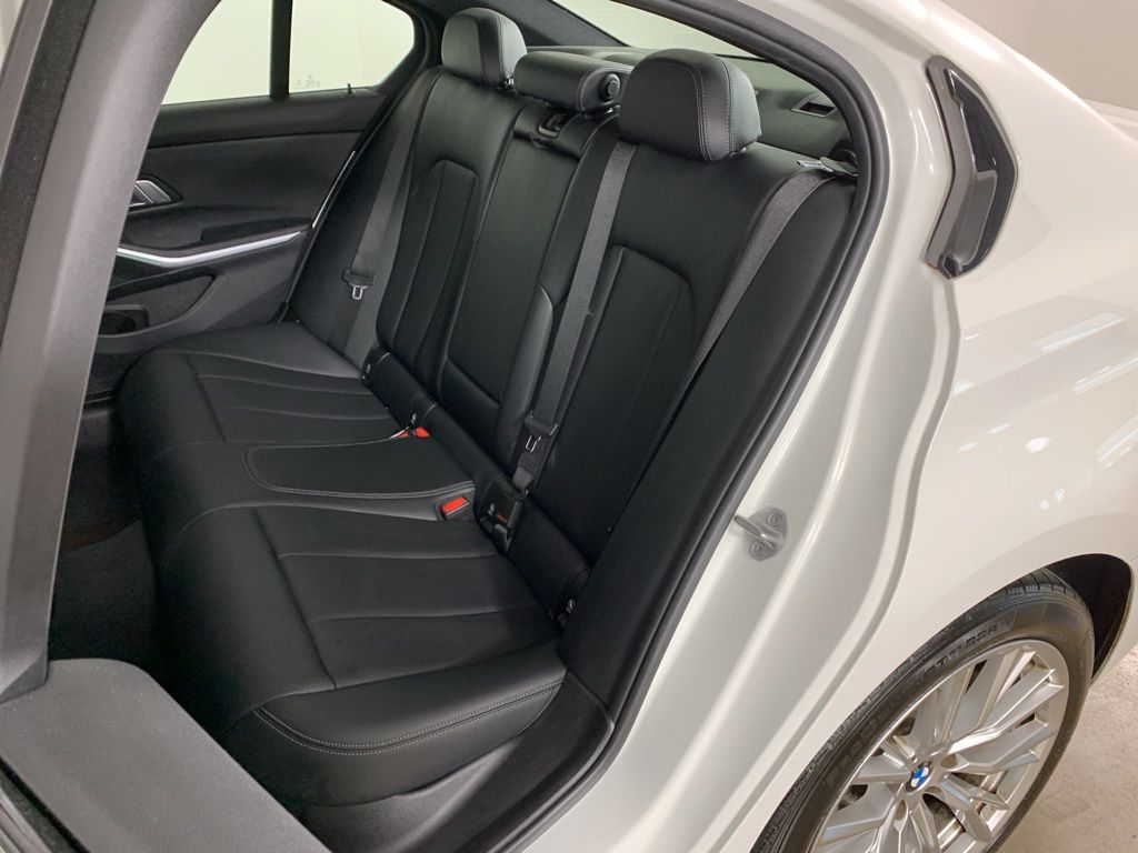 2023 BMW 3 Series 330i - Photo 32