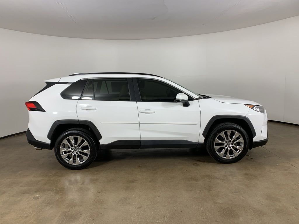 2020 Toyota RAV4 XLE Premium - Photo 7