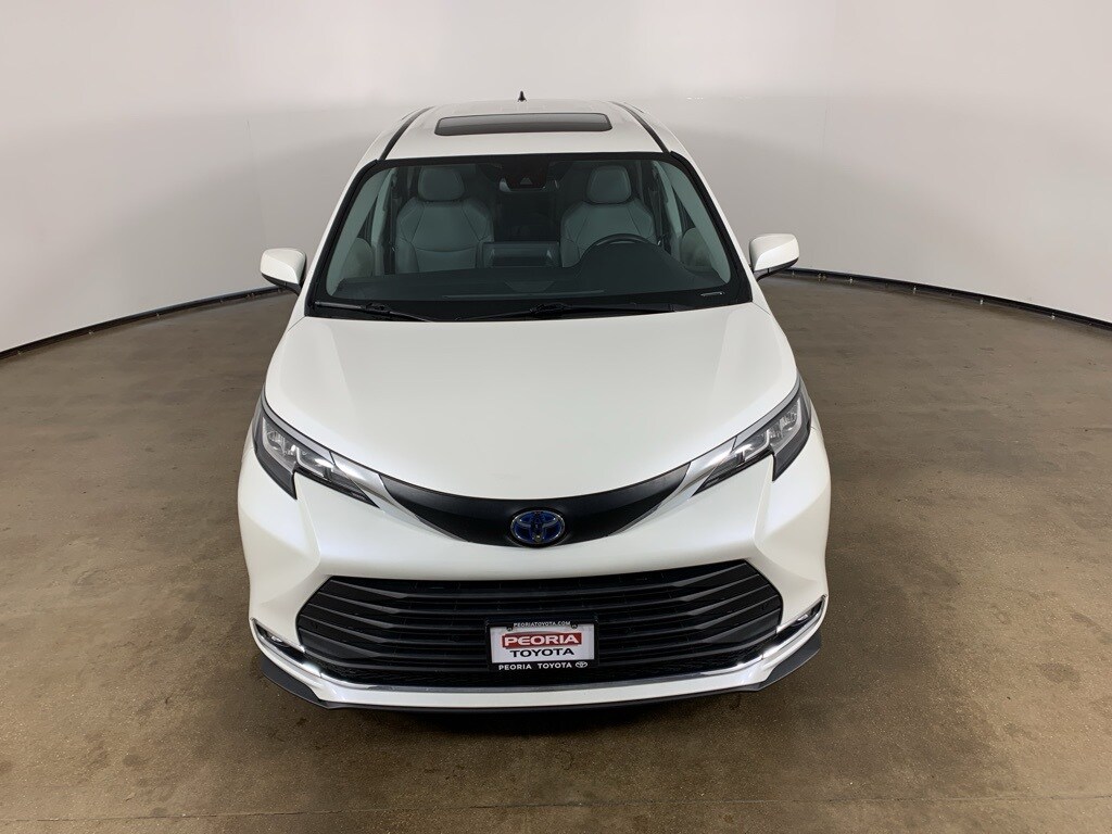 2021 Toyota Sienna XLE photo 4