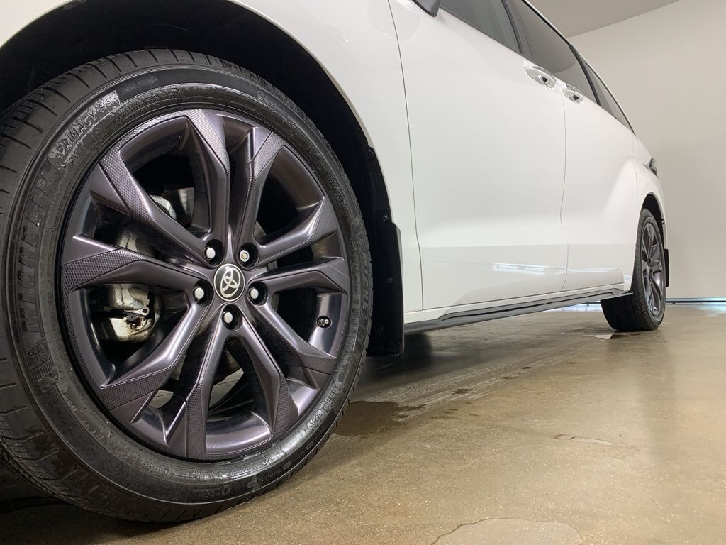 Used 2024 Toyota Sienna XSE Minivan/Van