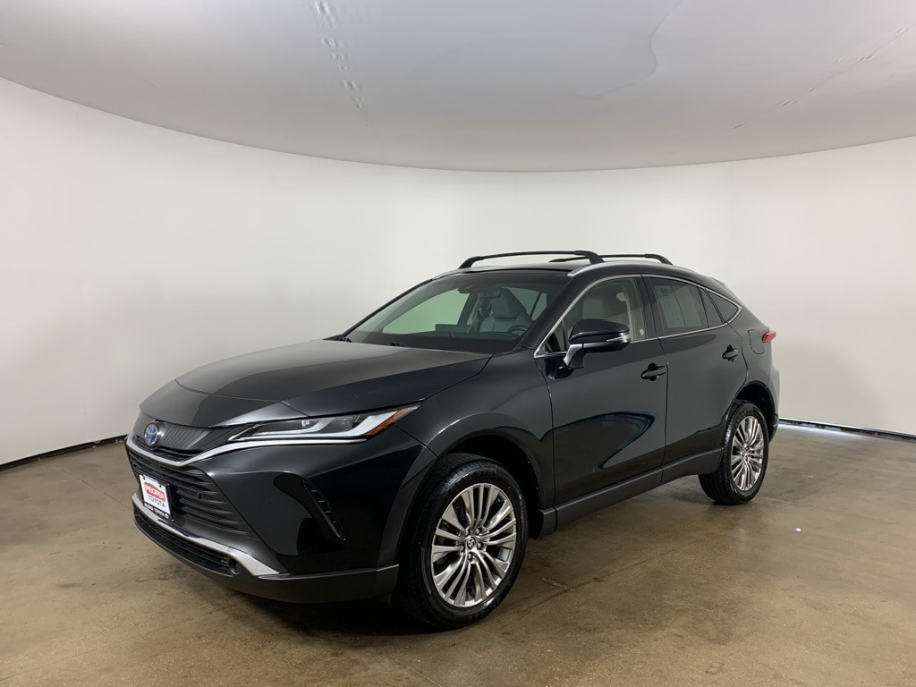 Used 2022 Toyota Venza XLE with VIN JTEAAAAH2NJ092267 for sale in Peoria, IL