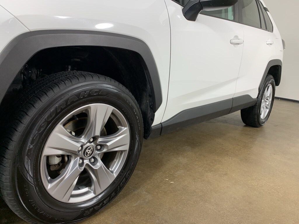 2024 Toyota RAV4 XLE photo 2