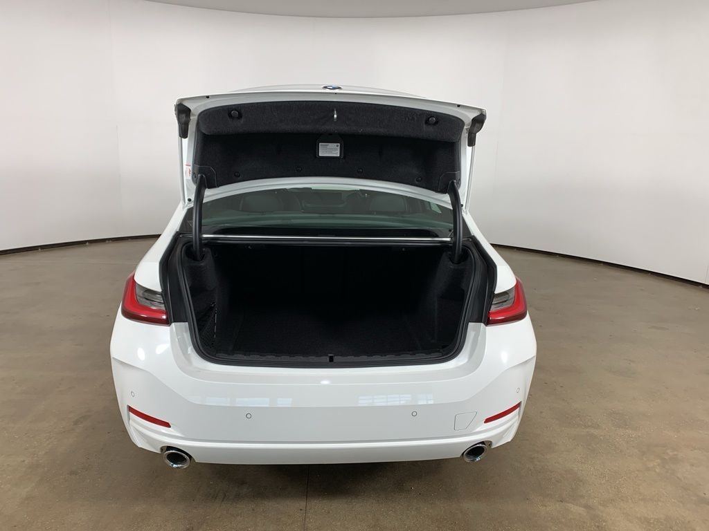 2023 BMW 3 Series 330i - Photo 12