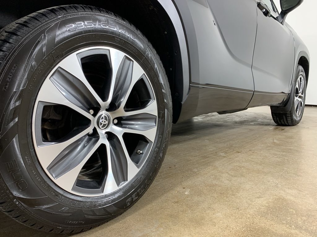 2023 Toyota Highlander XLE - Photo 9
