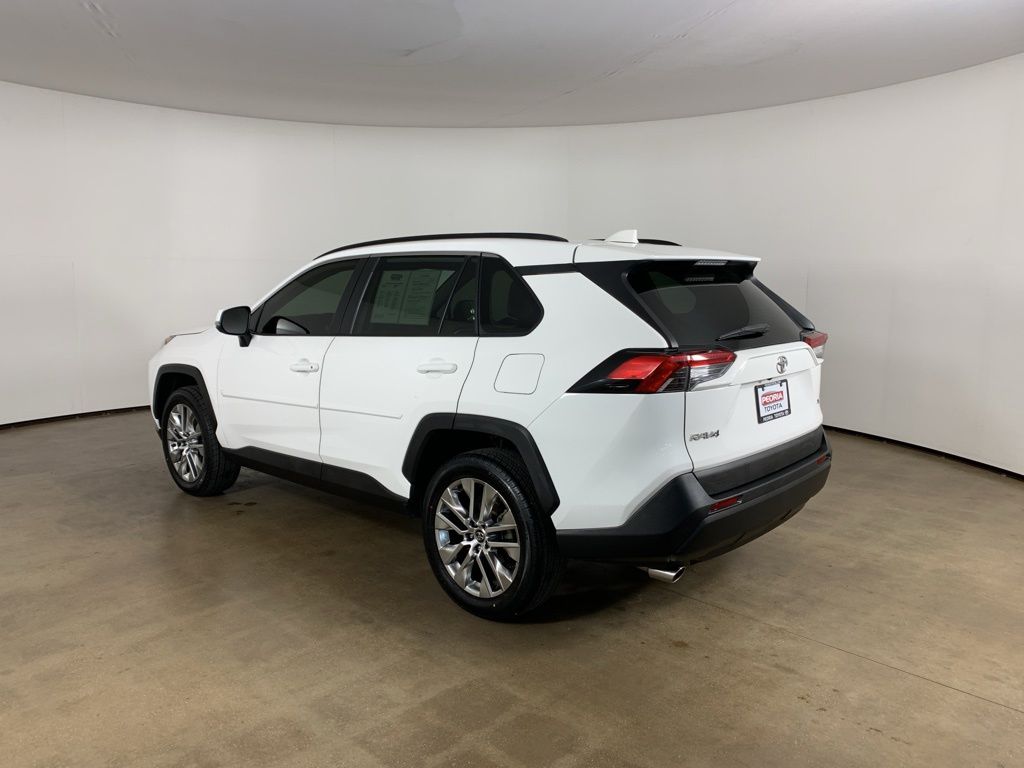 2020 Toyota RAV4 XLE Premium - Photo 14
