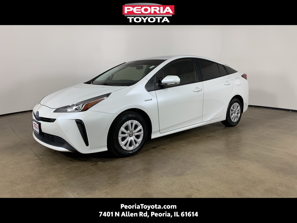 2021 Toyota Prius LE's photo