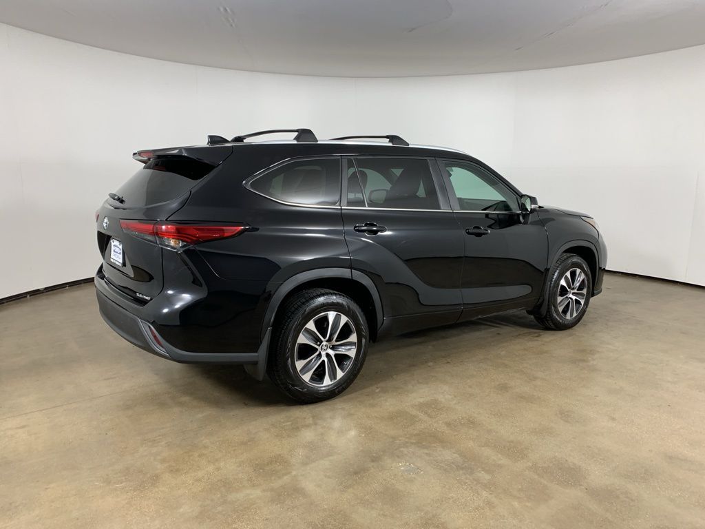 2023 Toyota Highlander XLE - Photo 8
