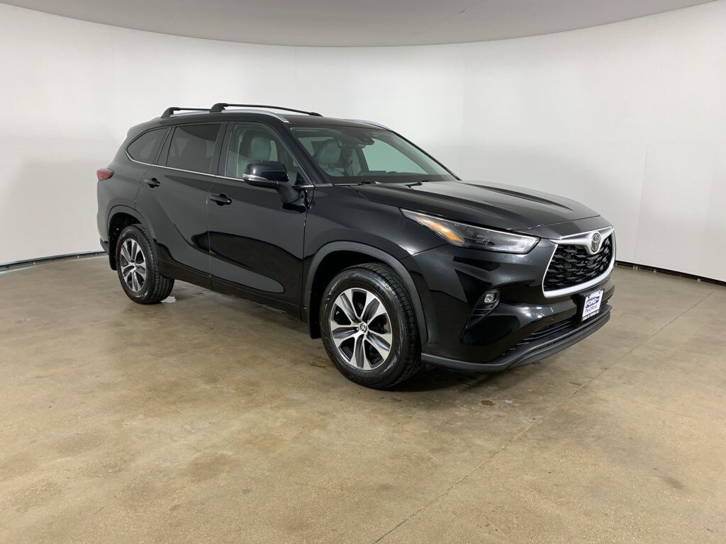 Used 2023 Toyota Highlander XLE SUV