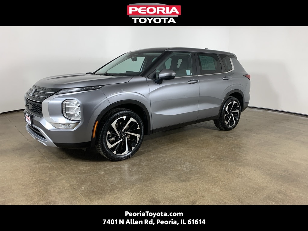 2023 Mitsubishi Outlander SE Special Edition's photo