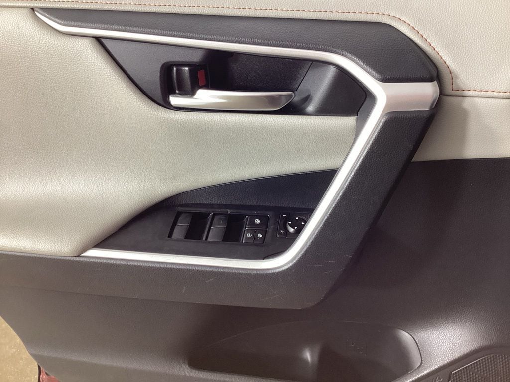 2020 Toyota RAV4 Adventure - Photo 11