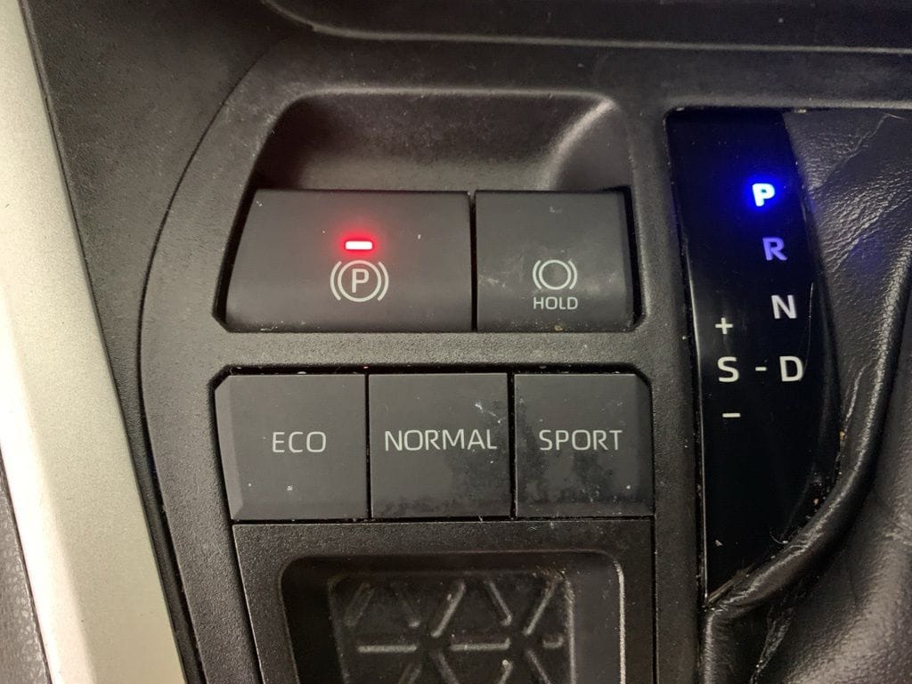 2020 Toyota RAV4 XLE Premium - Photo 26