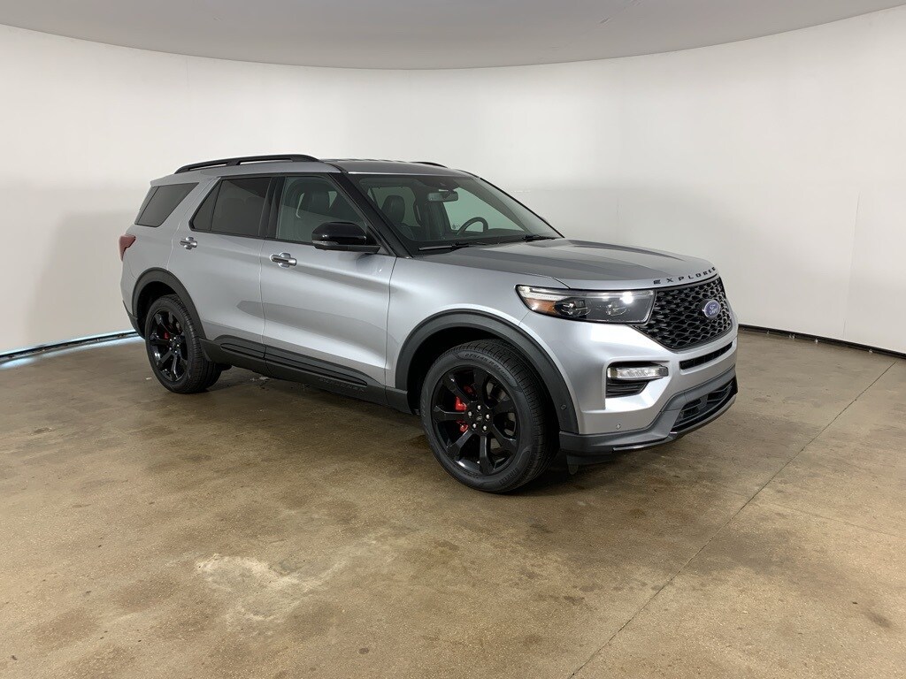 2022 Ford Explorer ST photo 3