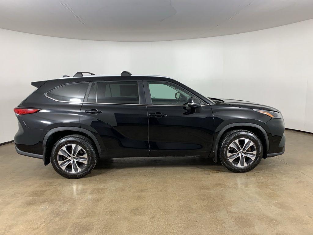 2023 Toyota Highlander XLE - Photo 7