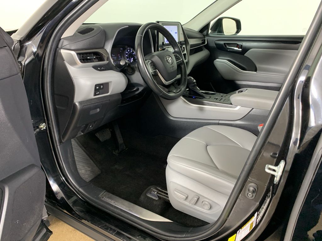 2023 Toyota Highlander XLE - Photo 33