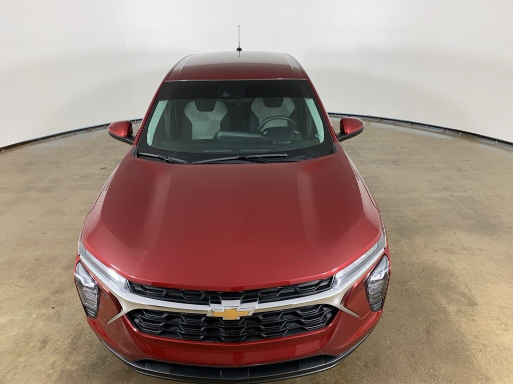 2024 Chevrolet Trax LS photo 4