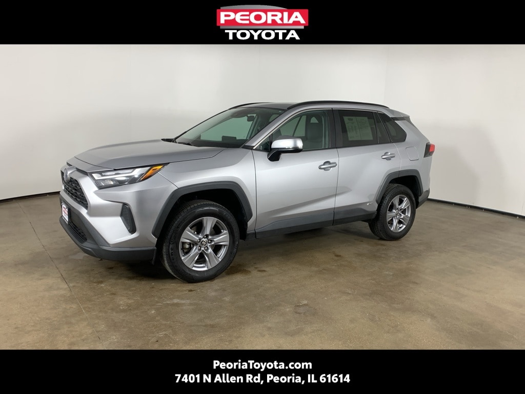 2022 Toyota RAV4 XLE's photo
