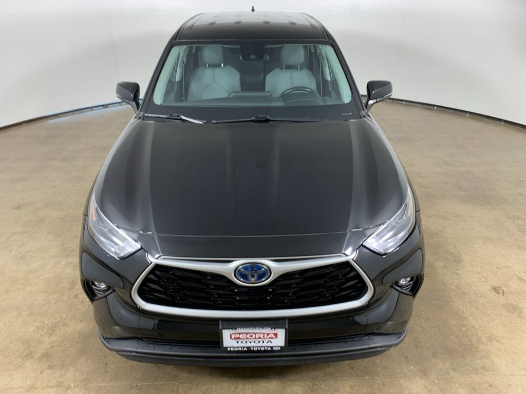 Used 2023 Toyota Highlander Hybrid LE SUV