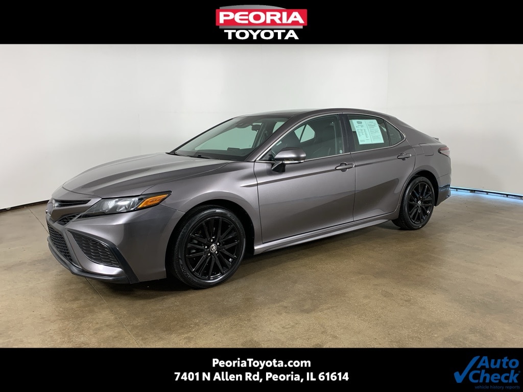 Used 2022 Toyota Camry SE Sedan