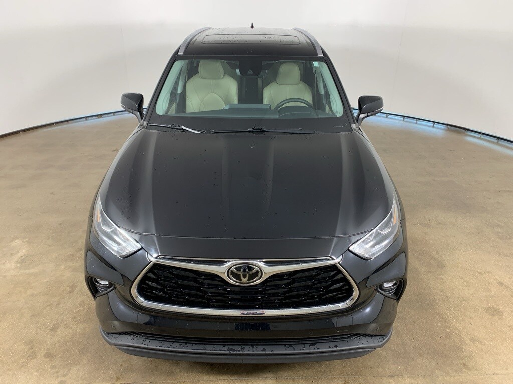 2023 Toyota Highlander Limited photo 4