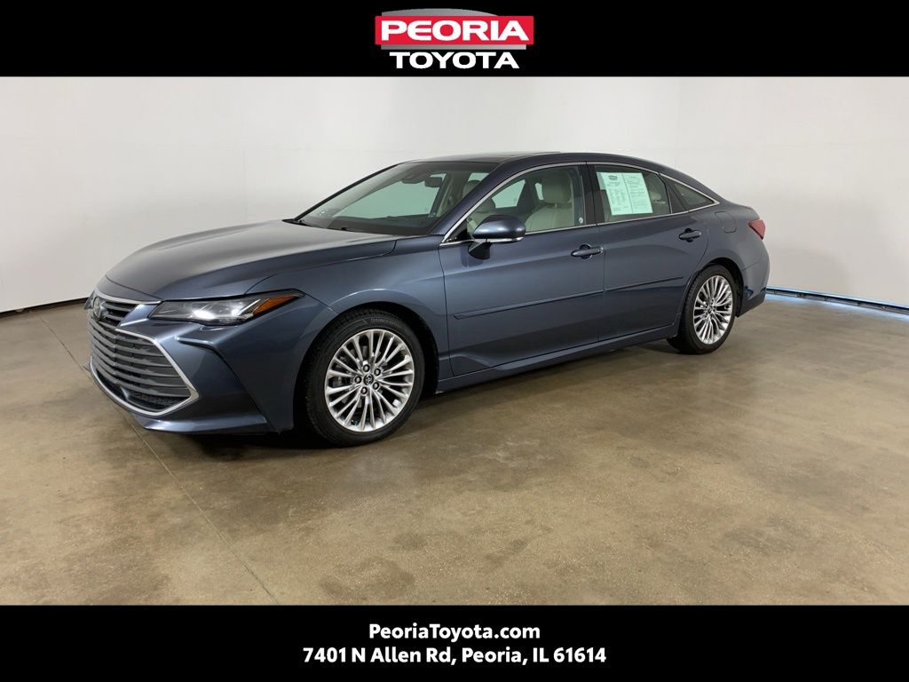2020 Toyota Avalon Limited's photo