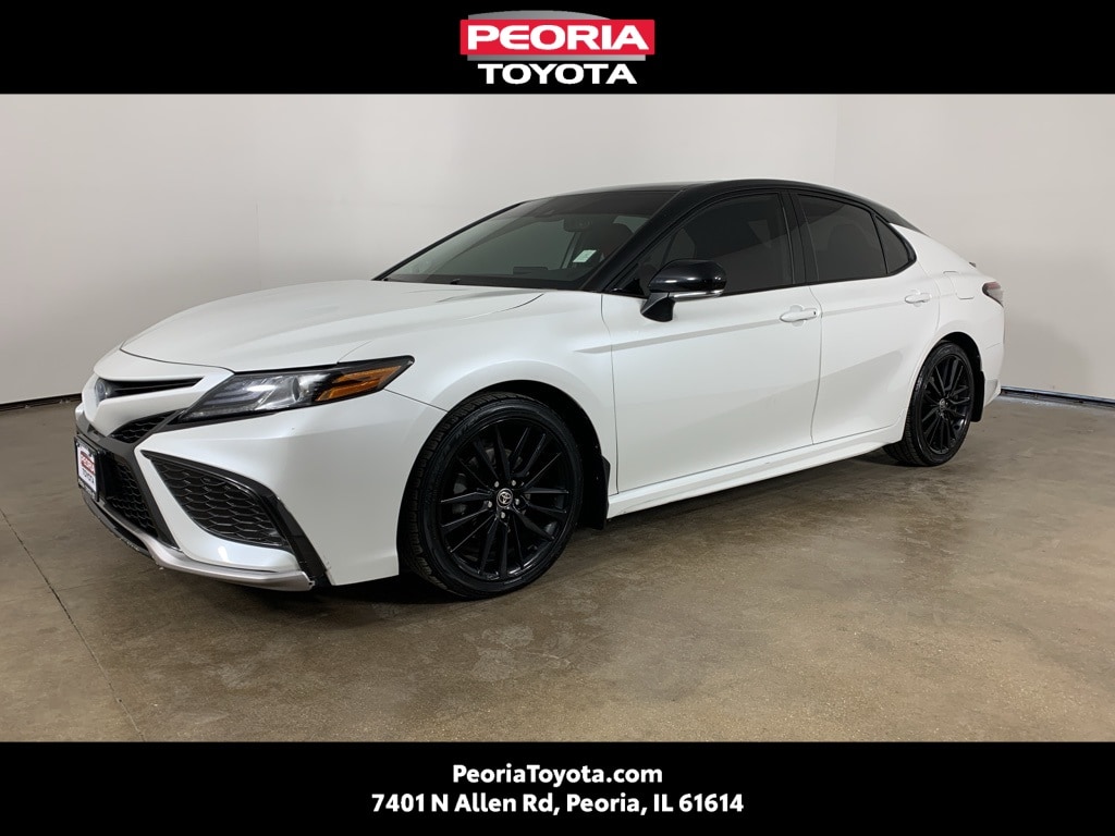 Used 2022 Toyota Camry Hybrid XSE Sedan