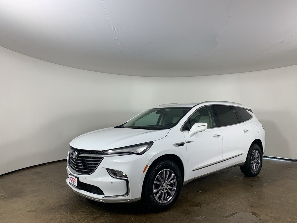 Used 2024 Buick Enclave Essence with VIN 5GAEVAKW9RJ106146 for sale in Peoria, IL