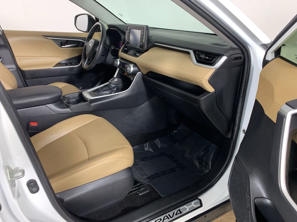 2020 Toyota RAV4 XLE Premium - Photo 38