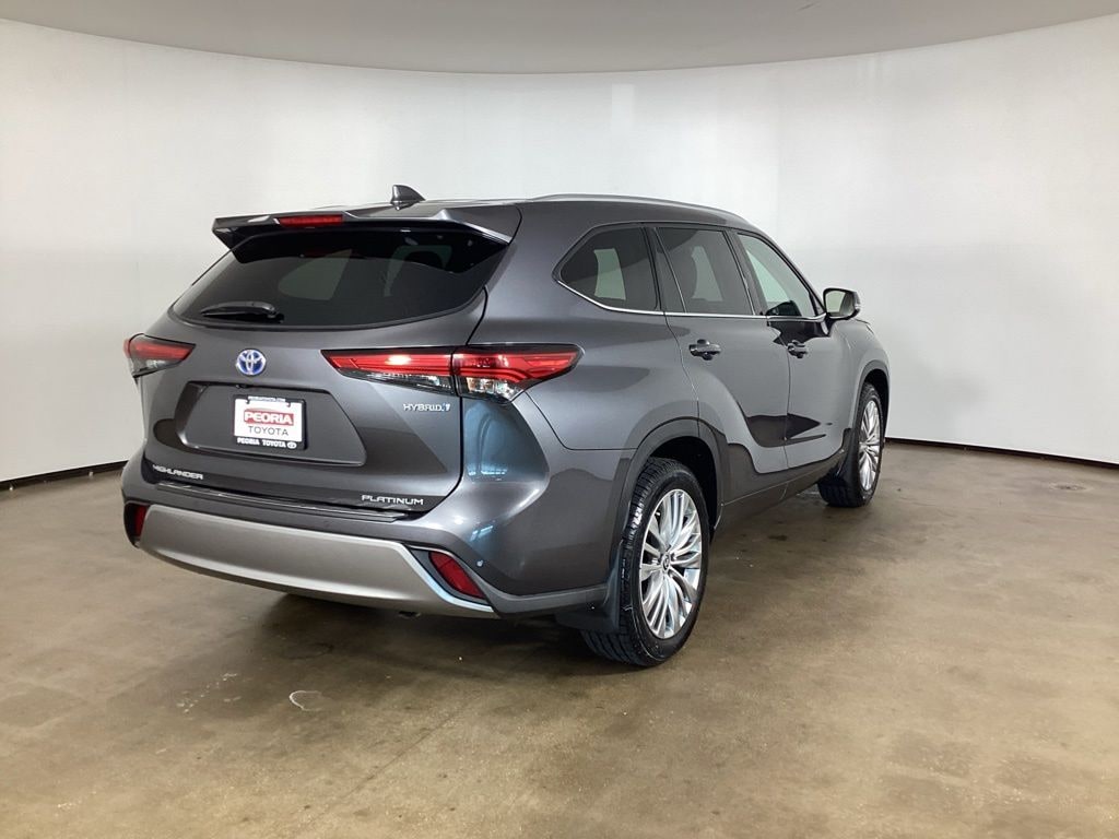 Used 2023 Toyota Highlander Hybrid Platinum SUV