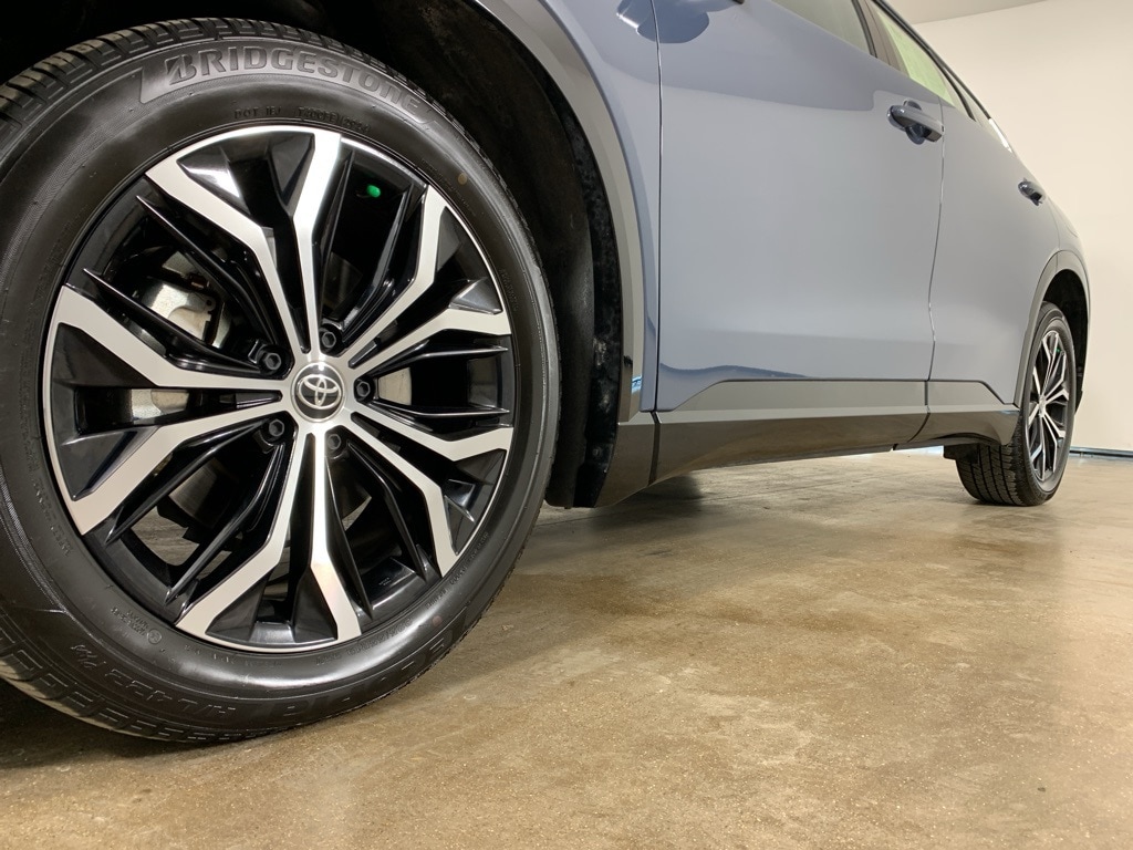 Used 2025 Toyota Crown Signia XLE SUV