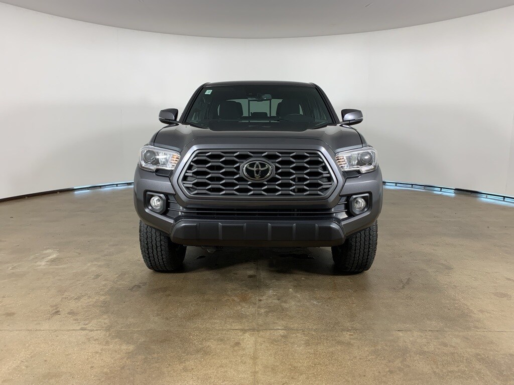 2023 Toyota Tacoma TRD Off-Road photo 2