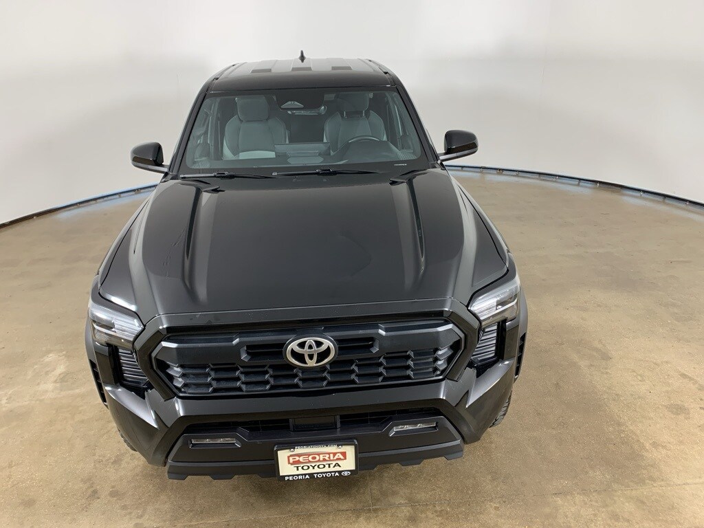 2024 Toyota Tacoma TRD Off-Road photo 3